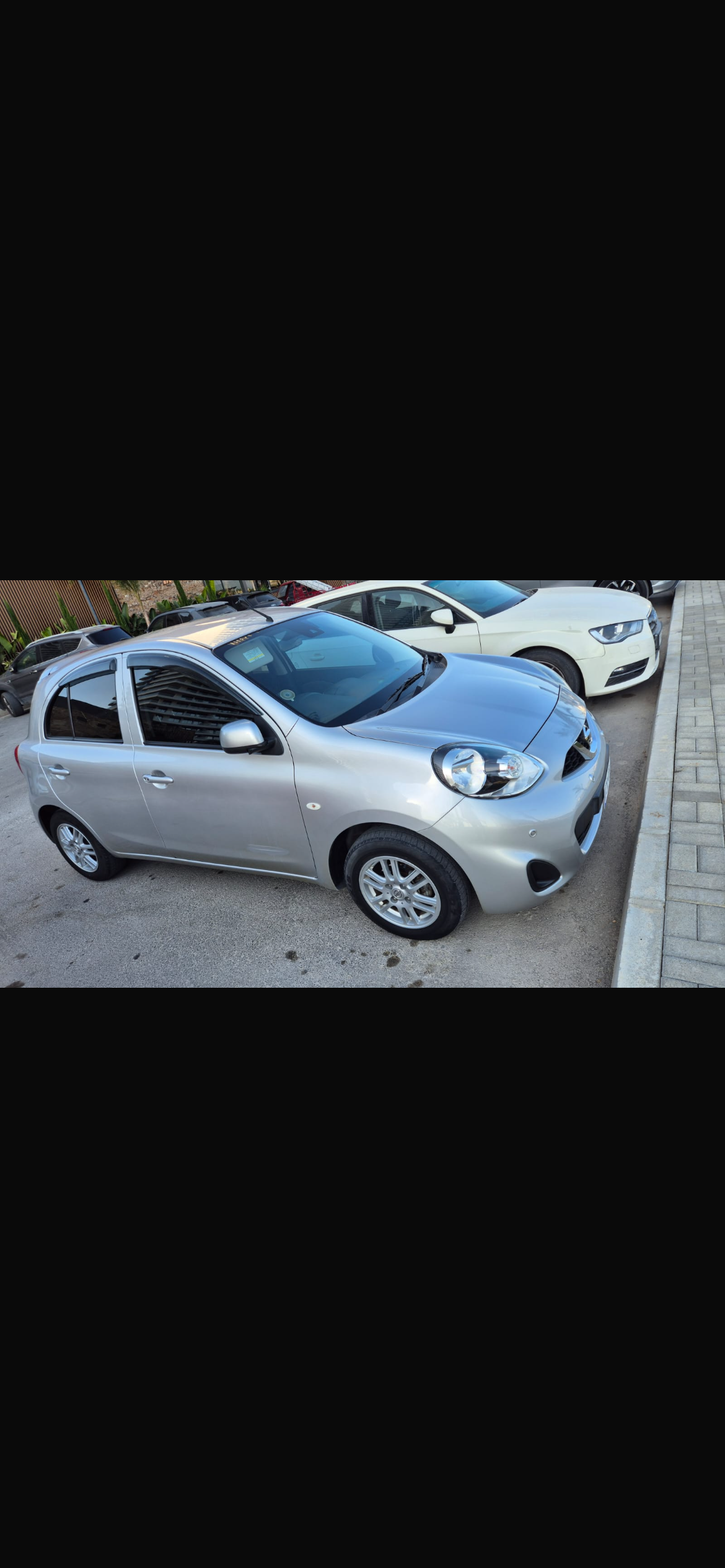 Nissan march